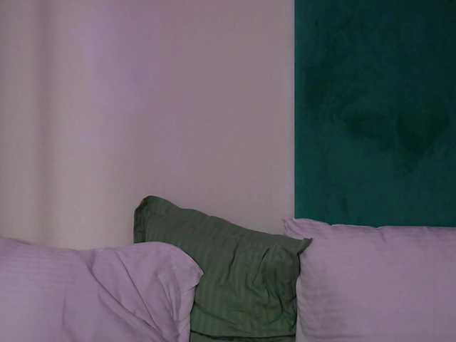 LucyLexton live cam on BongaCams