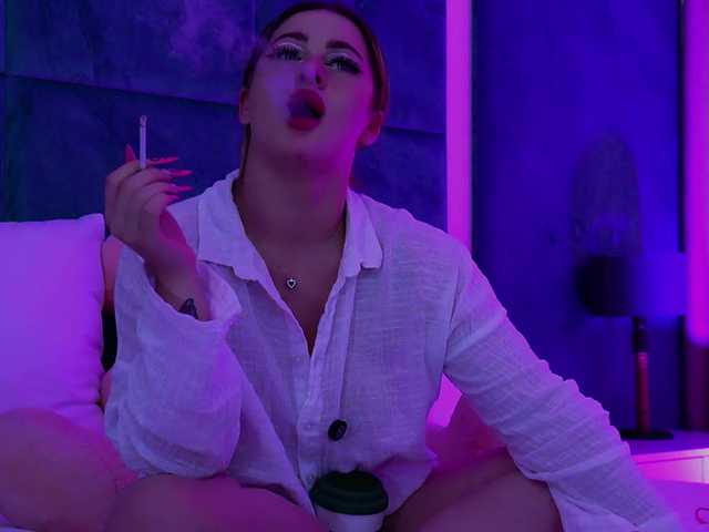LucyLexton live cam on BongaCams