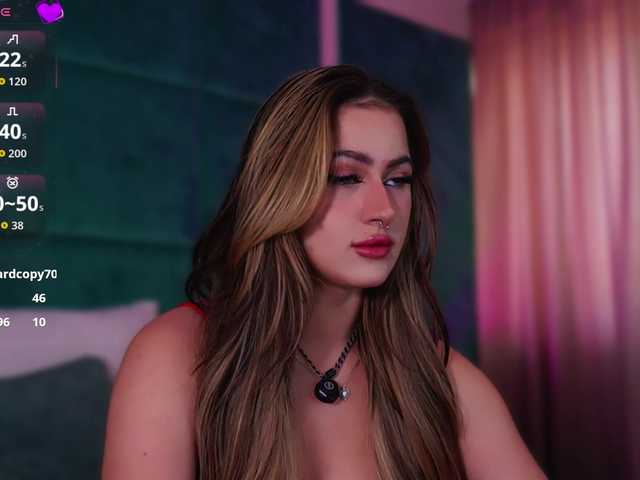 LucyLexton live cam on BongaCams