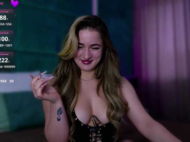 LucyLexton live cam on BongaCams
