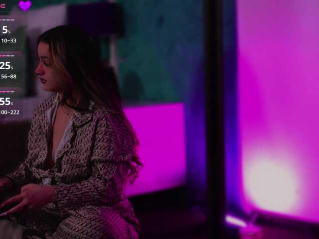 LucyLexton live cam on BongaCams