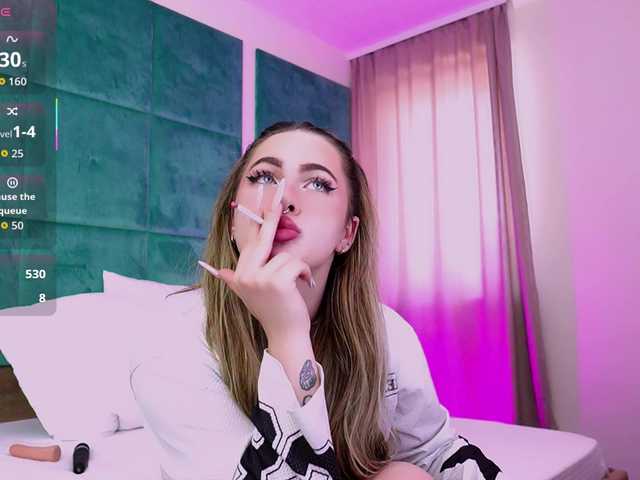 LucyLexton live cam on BongaCams