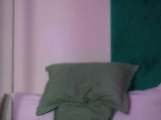 LucyLexton live cam on BongaCams