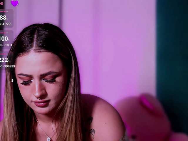 LucyLexton live cam on BongaCams