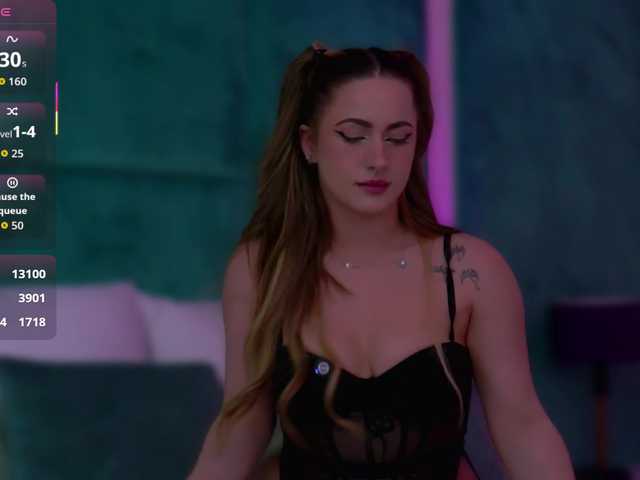 LucyLexton live cam on BongaCams