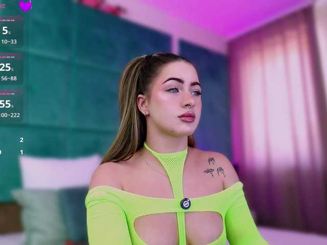 LucyLexton live cam on BongaCams