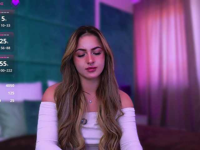 LucyLexton live cam on BongaCams