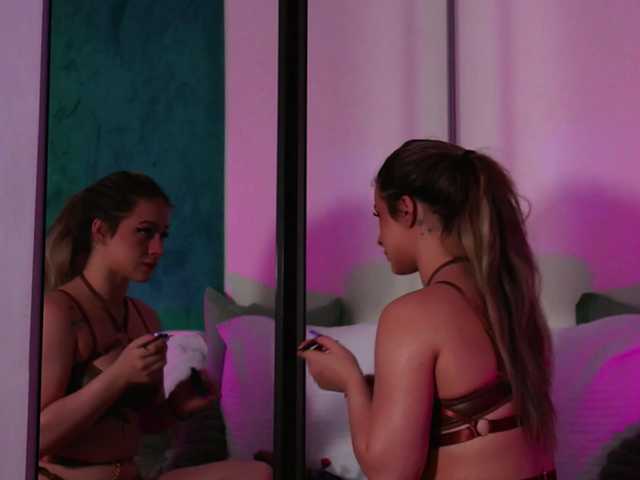 LucyLexton live cam on BongaCams