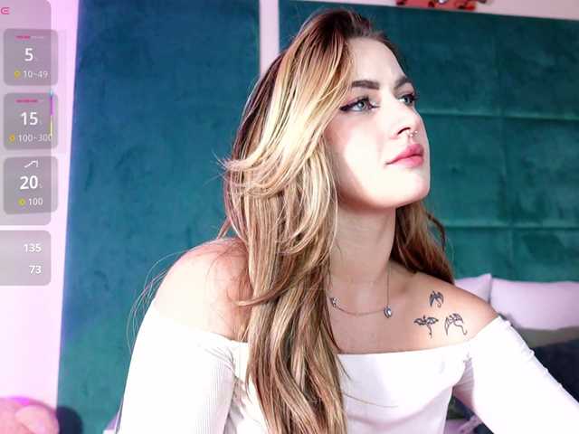 LucyLexton live cam on BongaCams