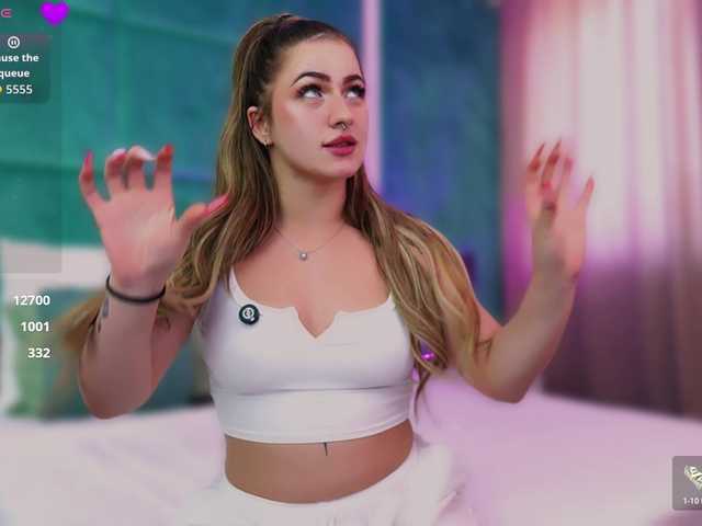 LucyLexton live cam on BongaCams