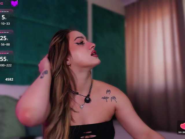 LucyLexton live cam on BongaCams