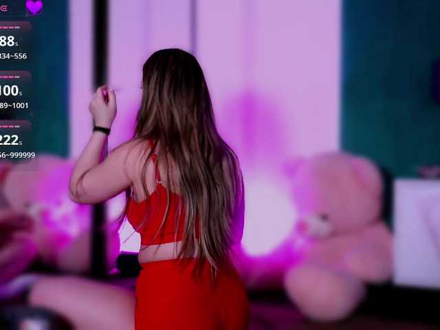 LucyLexton live cam on BongaCams