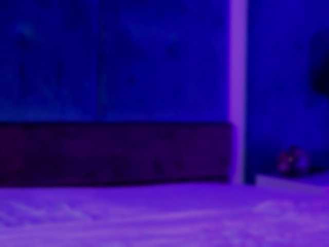 LucyLexton live cam on BongaCams