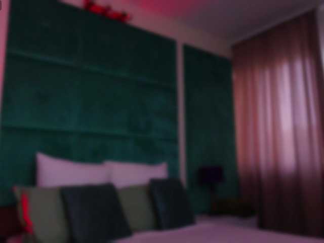LucyLexton live cam on BongaCams