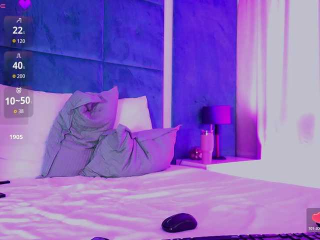 LucyLexton live cam on BongaCams