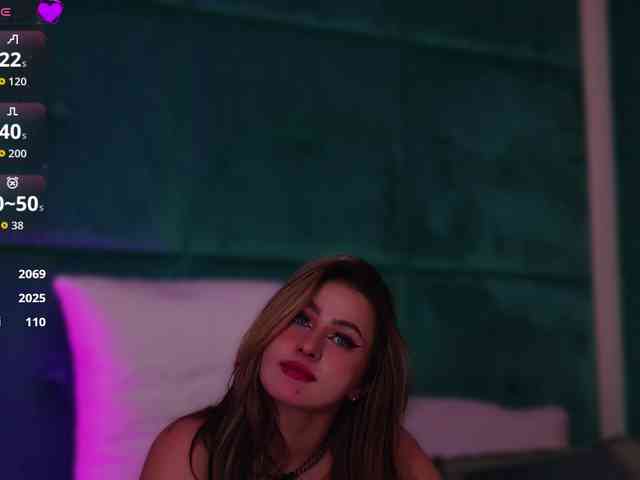 LucyLexton Sex Cam Show