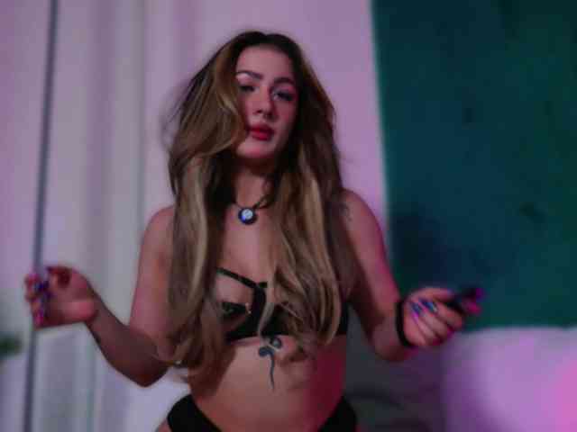 LucyLexton webcam