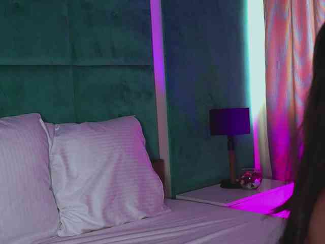 LucyLexton webcam