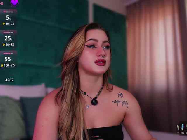 LucyLexton webcam