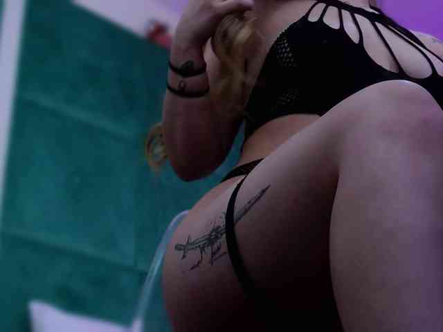 LucyLexton webcam