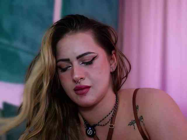 LucyLexton webcam