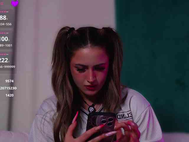 LucyLexton webcam