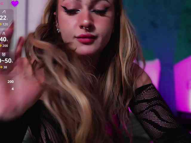 LucyLexton webcam