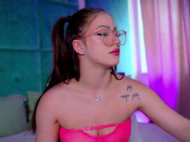 LucyLexton webcam