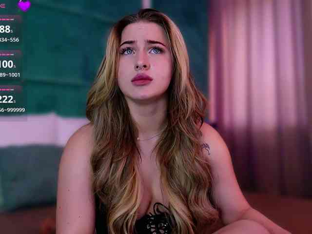 LucyLexton Live Webcam on BongaCams