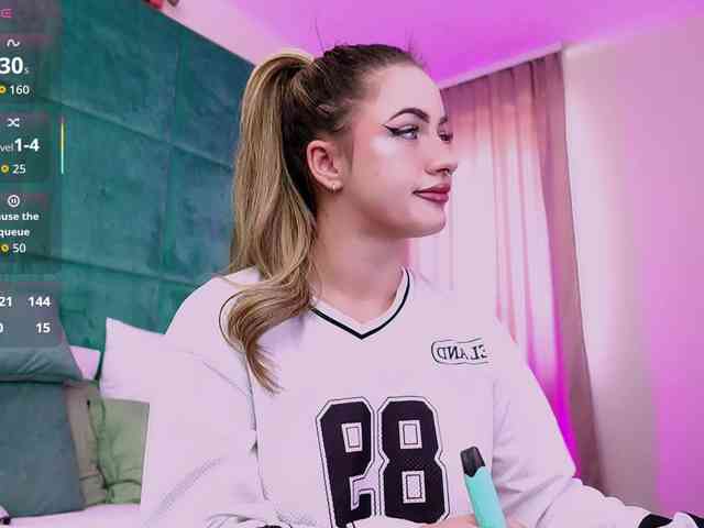 LucyLexton webcam