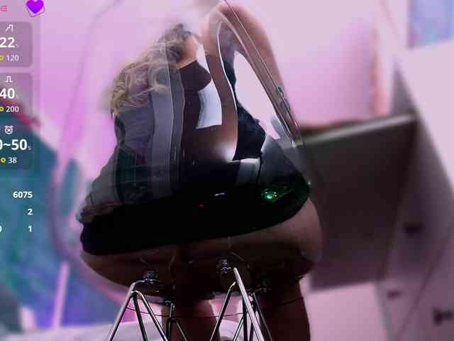LucyLexton webcam