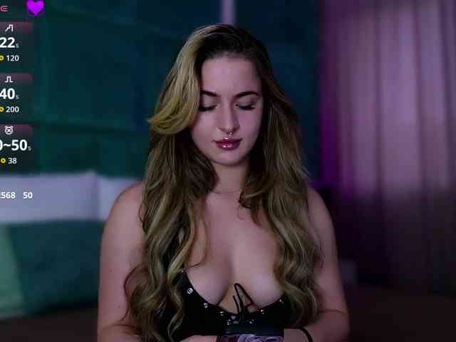 LucyLexton webcam