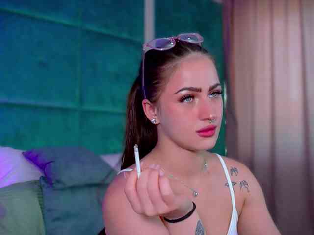 LucyLexton webcam