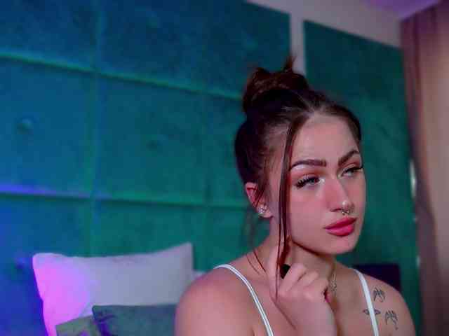 LucyLexton webcam