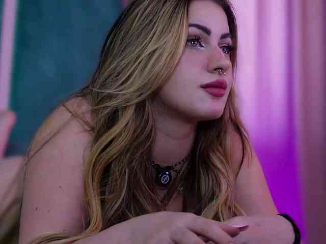 LucyLexton webcam