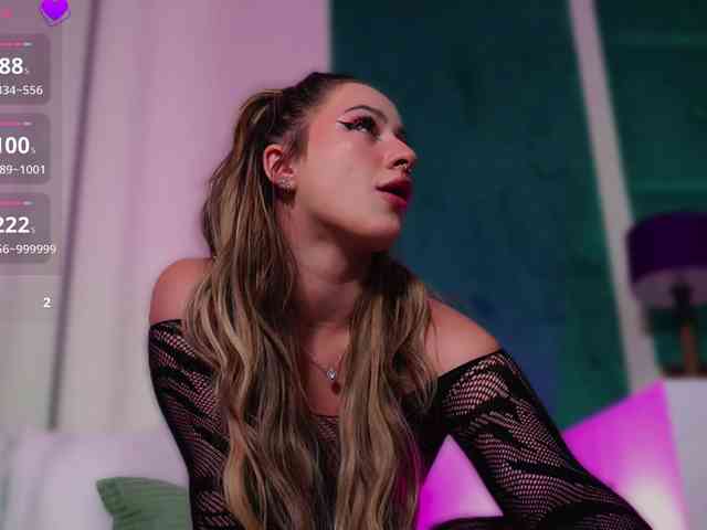 LucyLexton webcam