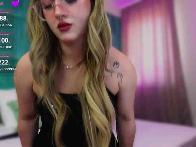 LucyLexton webcam