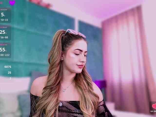 LucyLexton Live Webcam on BongaCams