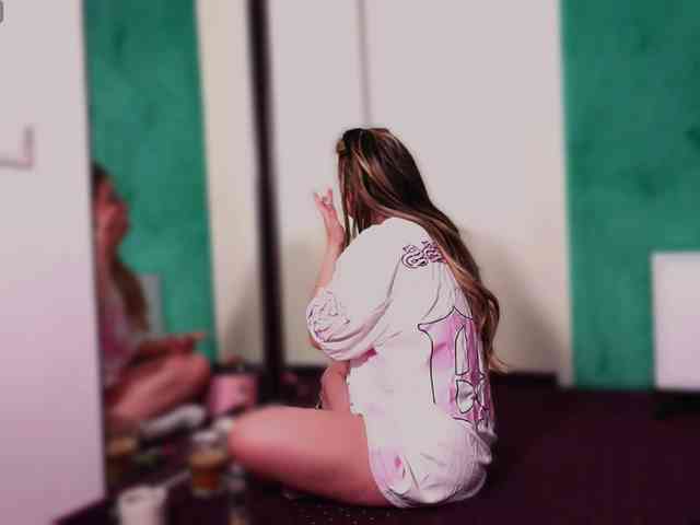 LucyLexton webcam