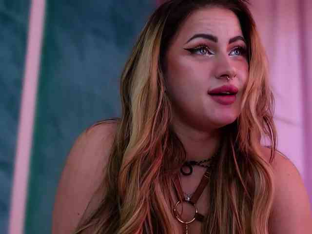 LucyLexton webcam