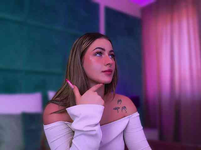 LucyLexton webcam