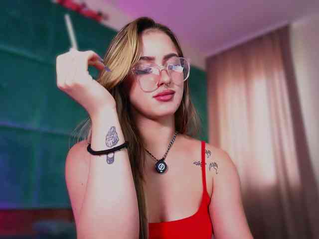 LucyLexton webcam