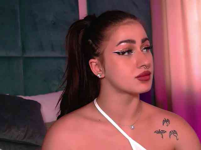 LucyLexton webcam