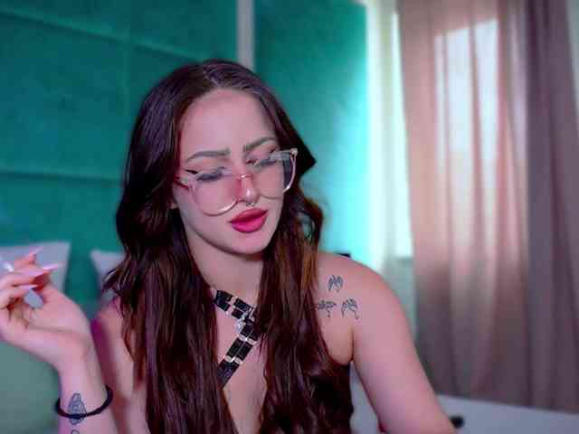 LucyLexton webcam
