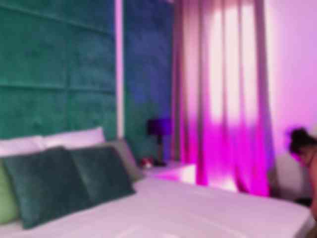 LucyLexton webcam