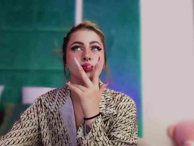 LucyLexton webcam