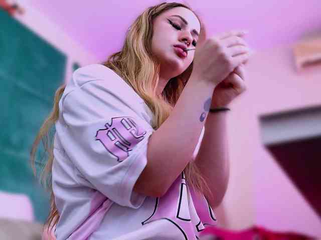 LucyLexton webcam