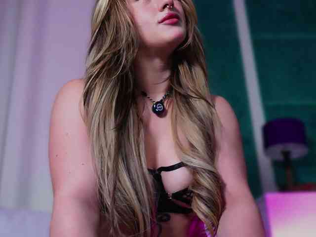 LucyLexton webcam