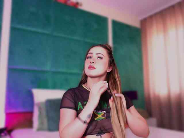 LucyLexton webcam