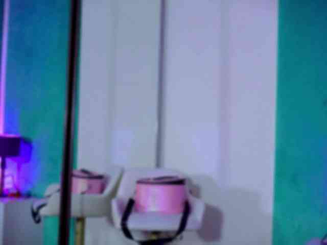 LucyLexton webcam